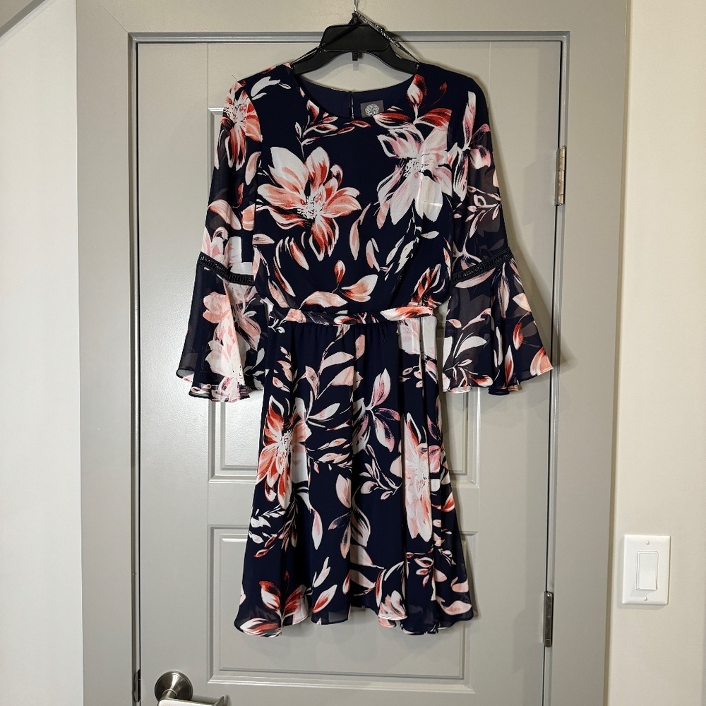 VINCE CAMUTO | Floral Bell Sleeve Belt Dress